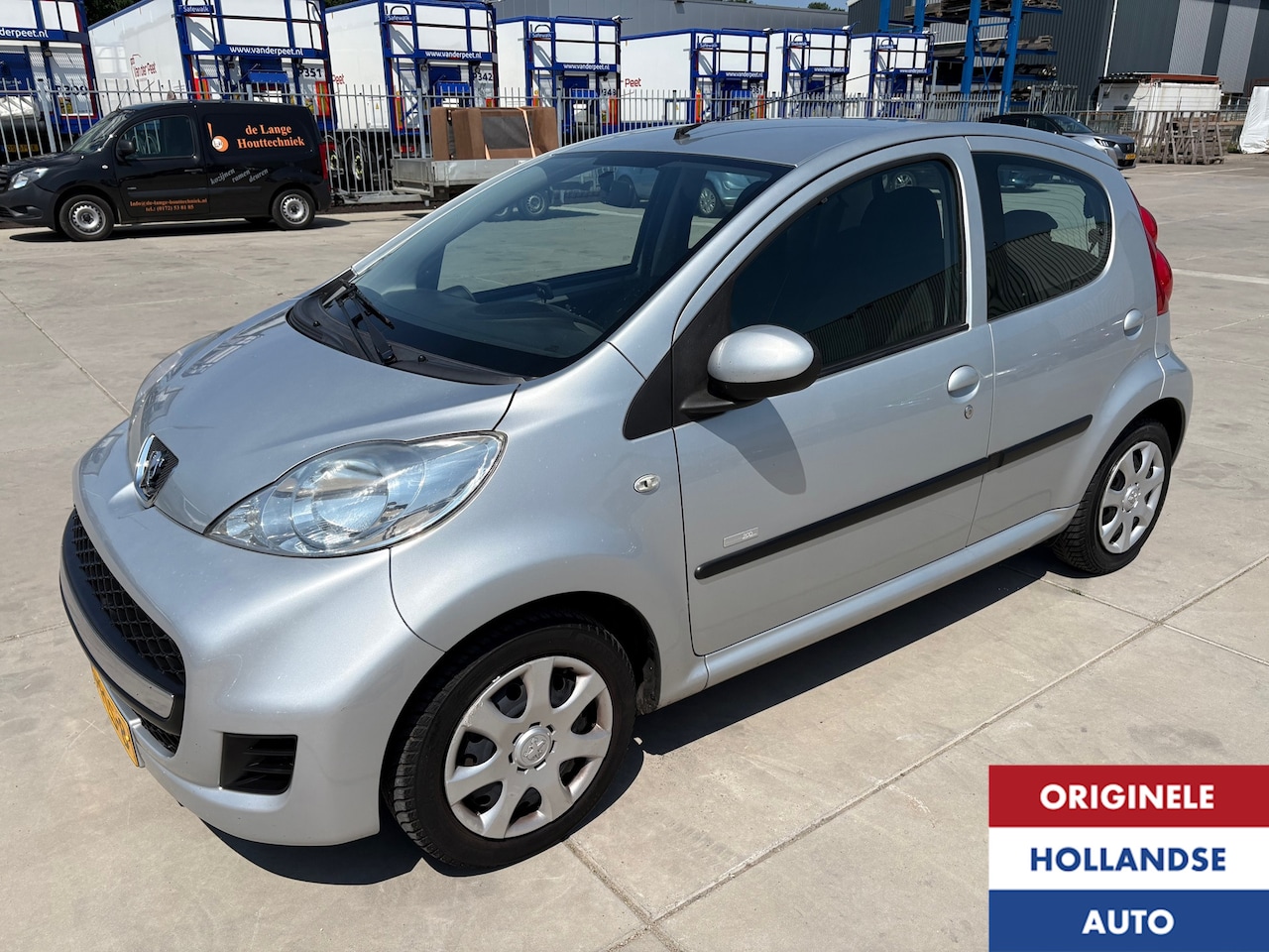 Peugeot 107 - 1.0-12V Airco 100% DealerAuto van Opa uit 1942 - AutoWereld.nl