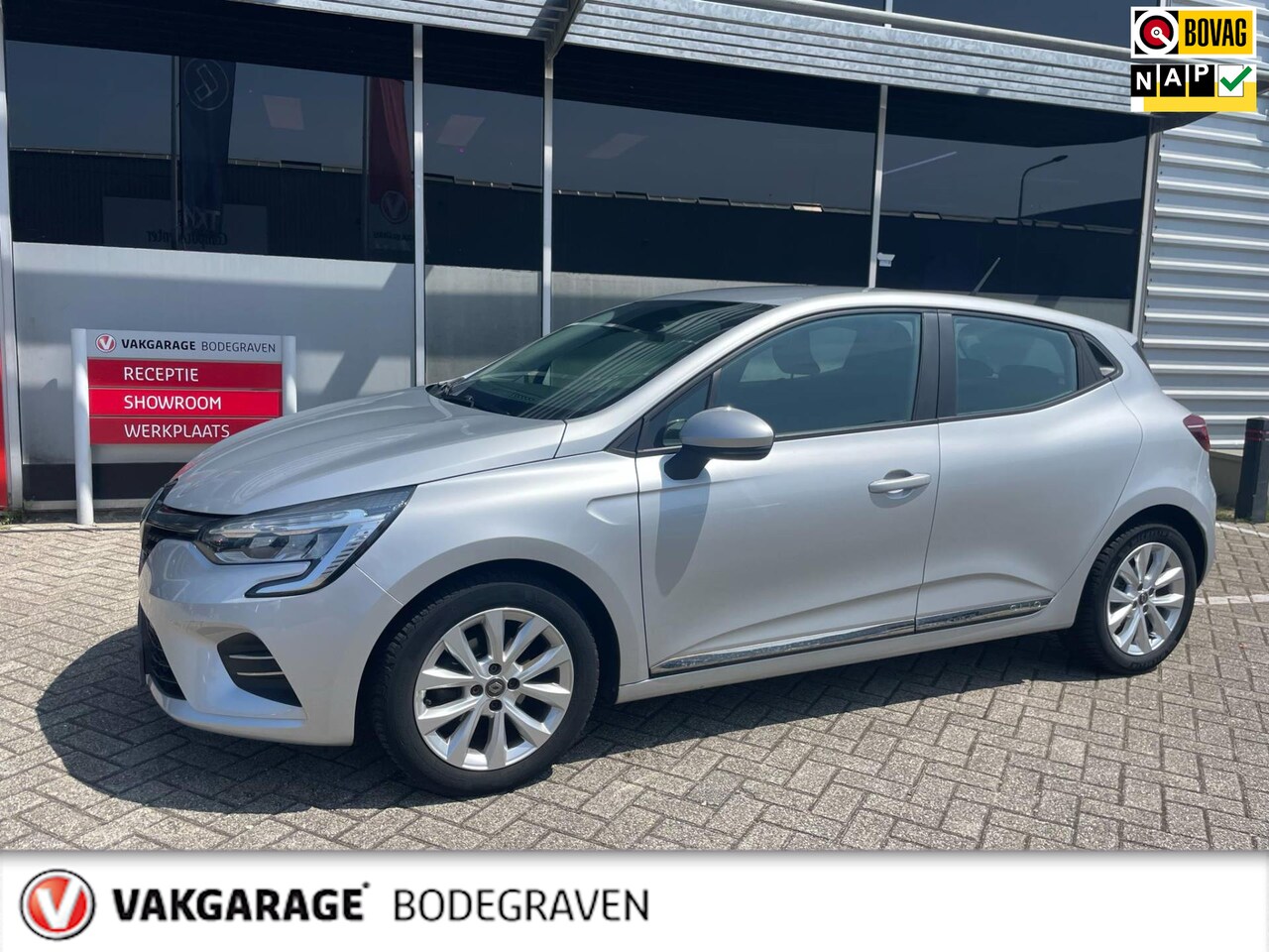 Renault Clio - 1.0 TCe Zen l nieuw model l navigatie - AutoWereld.nl