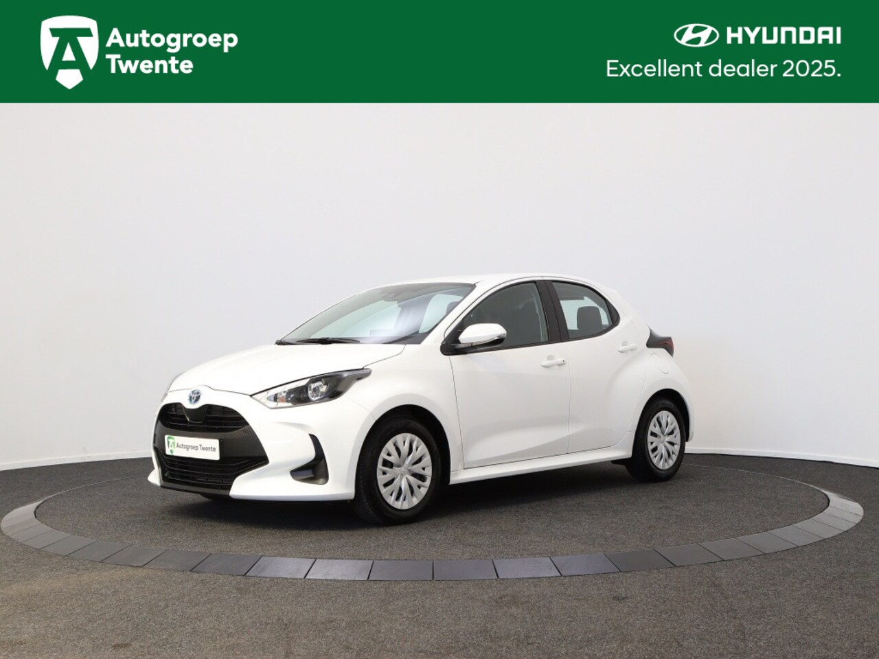 Toyota Yaris - 1.5 Hyb. Active | Airco | Bluetooth | Cruise Control | Achteruit - AutoWereld.nl