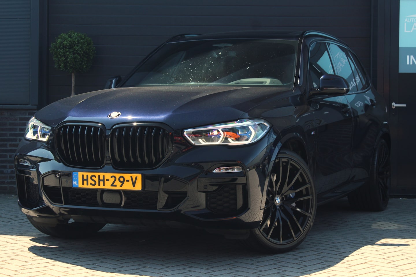 BMW X5 - xDrive45e M Sport | Skylounge Pano | Stoelvent. | Softclose | High Executive - AutoWereld.nl