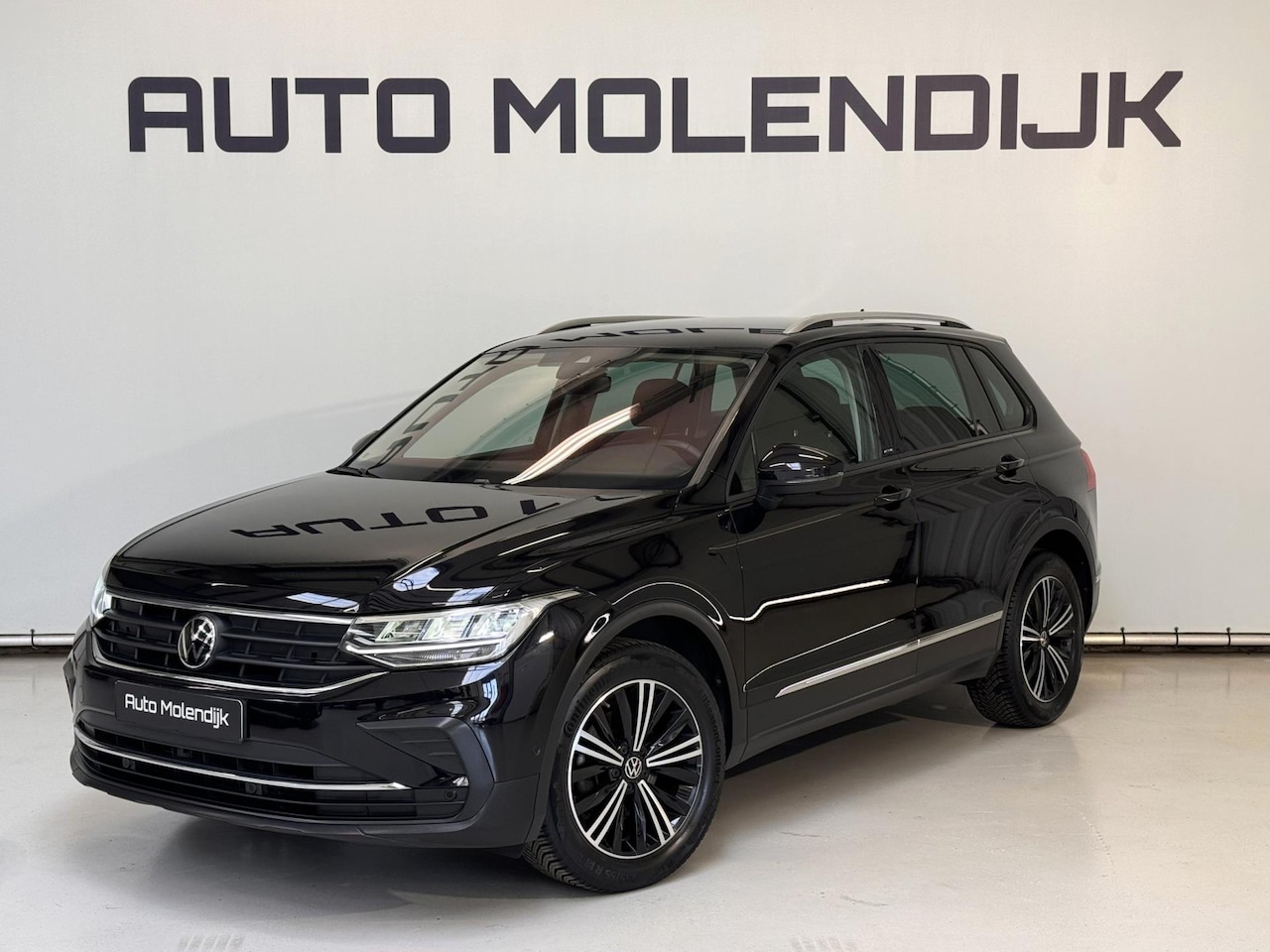 Volkswagen Tiguan - 1.5 TSI 150 PK Matrix LED / el. klep / Navi / 18 inch / stoelverw. - AutoWereld.nl