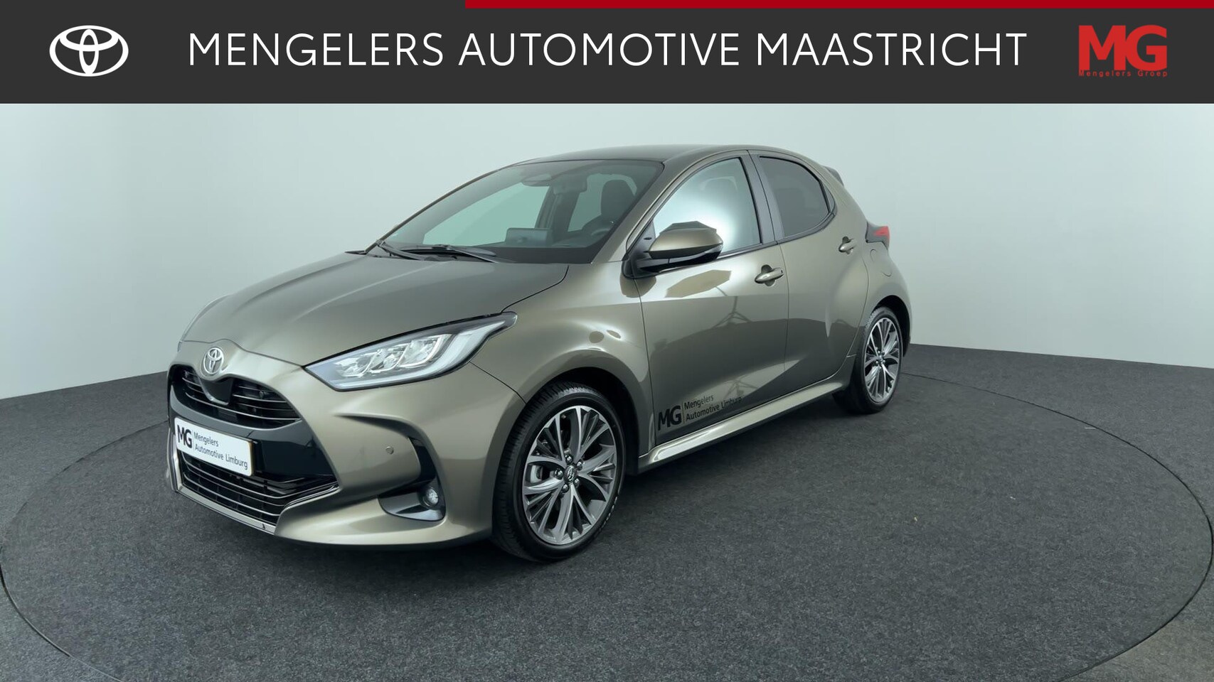 Toyota Yaris - 1.5 Hybrid 130 Executive / Panoramadak / HUD / JBL - AutoWereld.nl