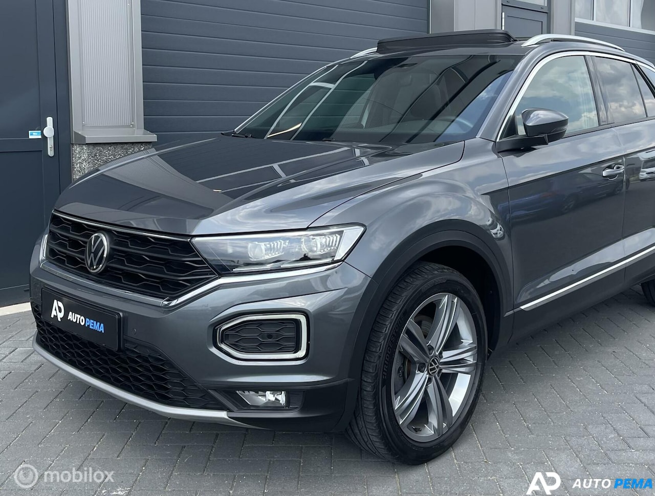Volkswagen T-Roc - 1.5 TSI DSG Sport 150PK/PANO/VIRTU - AutoWereld.nl