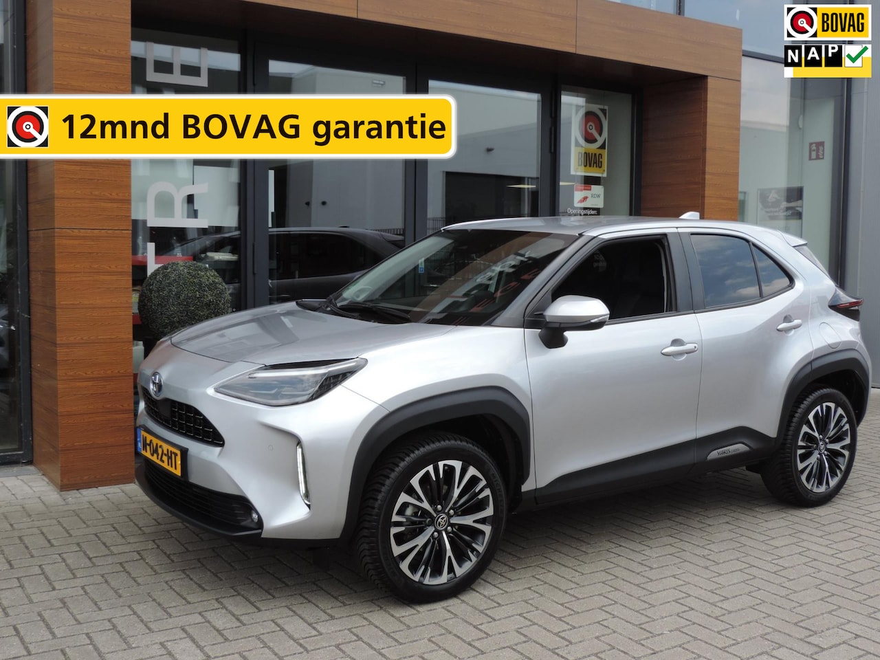 Toyota Yaris Cross - 1.5 Hybrid Executive AUTOMAAT 38.000km | Stoelverw | Headup | LED kopl | 18” | Priv.glas | - AutoWereld.nl
