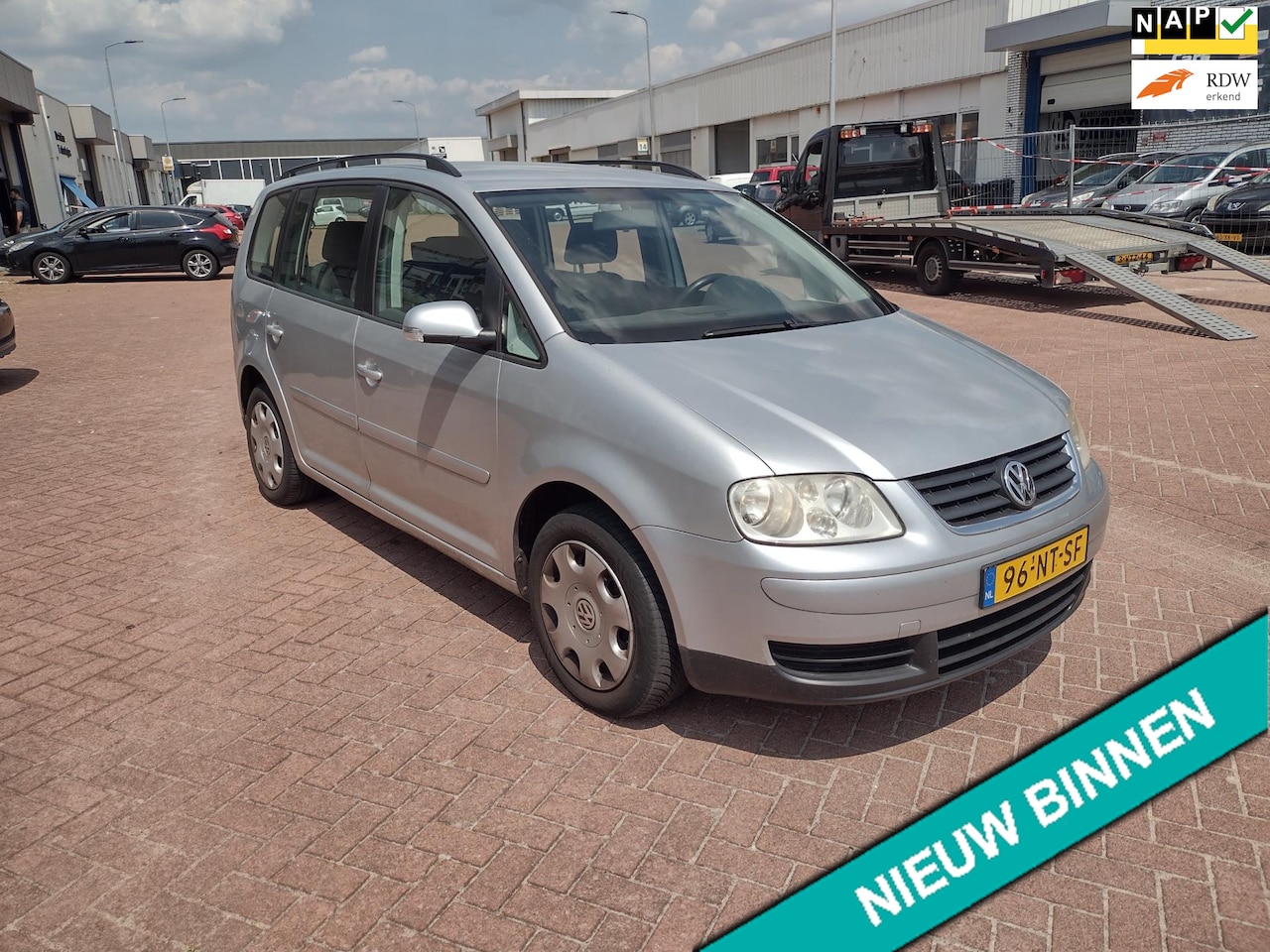 Volkswagen Touran - 1.6 Trendline MOOIE AUTO BEL 0619590613 APK 13-04-2026 - AutoWereld.nl