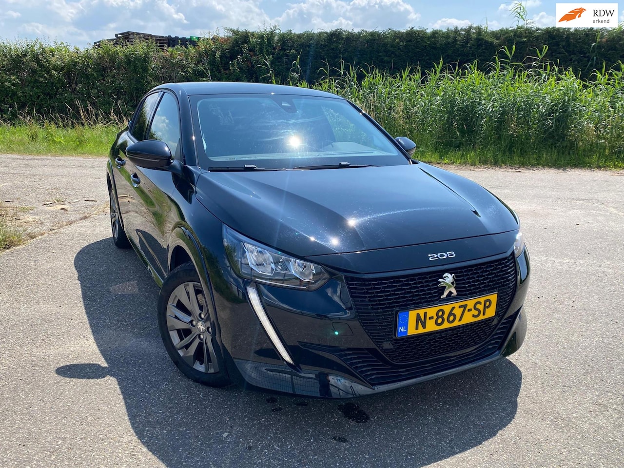 Peugeot e-208 - EV Allure 50 kWh - NED AUTO - CARPLAY - AutoWereld.nl