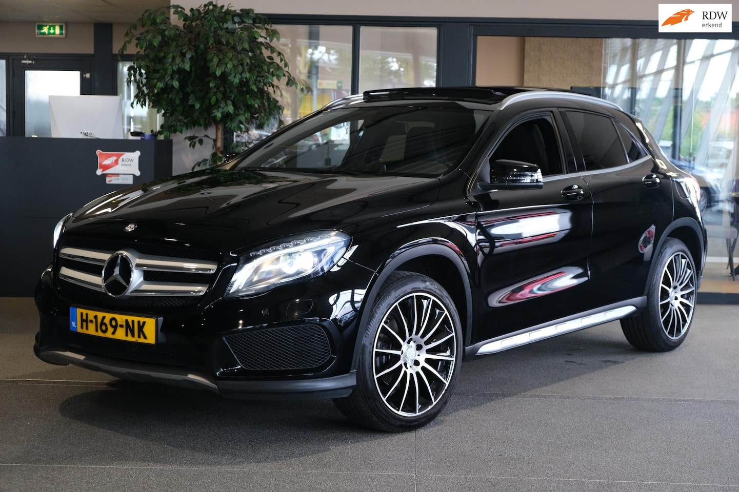 Mercedes-Benz GLA-Klasse - 200 CDI 4Matic DCT AMG Pano Navi Cam Led Leder Cruise - AutoWereld.nl