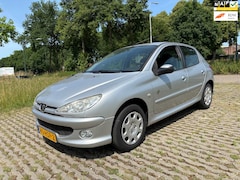 Peugeot 206 - 1.4 Génération / airco / cruise control / nieuwe apk
