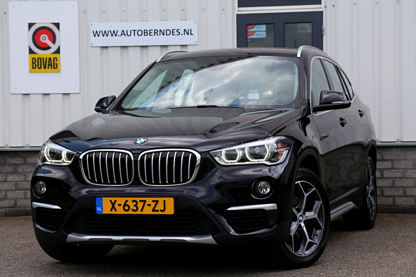 BMW X1 - sDrive18i High Executive Automaat*Perfect BMW onderh.*Half Leder/Stoelverw./Sfeer/Elek. Kl - AutoWereld.nl