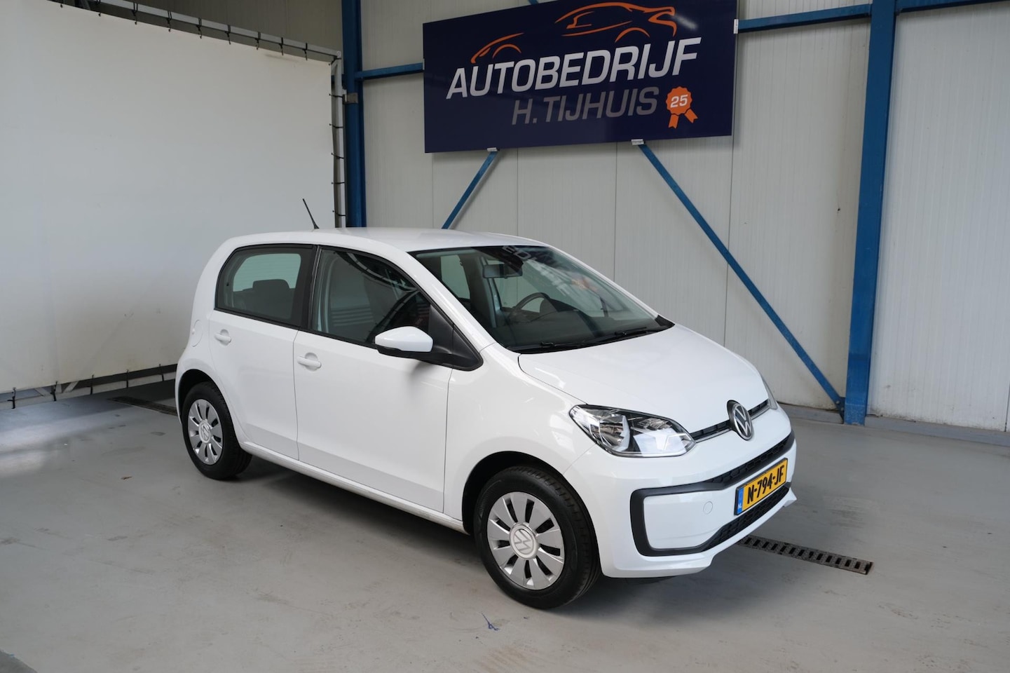Volkswagen Up! - 1.0 - N.A.P. Airco. - AutoWereld.nl