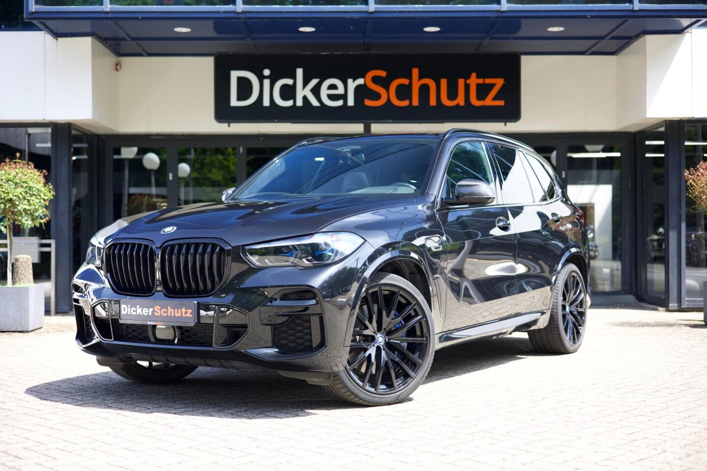 BMW X5 - XDrive45e M Sport | B&W | SkyLounge | Achterasbesturing | M Sportstoelen | Massage | Stoel - AutoWereld.nl