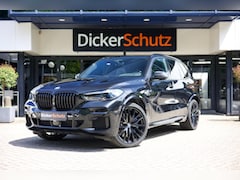 BMW X5 - XDrive45e M Sport | B&W | SkyLounge | Achterasbesturing | M Sportstoelen | Massage | Stoel