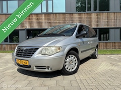 Chrysler Voyager - 3.3i V6 SE Luxe 6 persoons