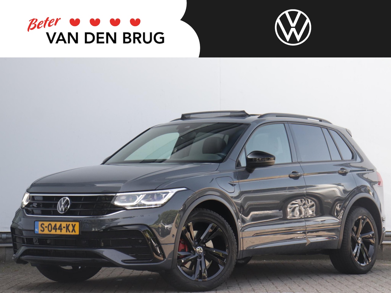 Volkswagen Tiguan - 1.4 TSI eHybrid R-Line | Panoramadak | Stuur & Stoelverwarming | Keyless | - AutoWereld.nl
