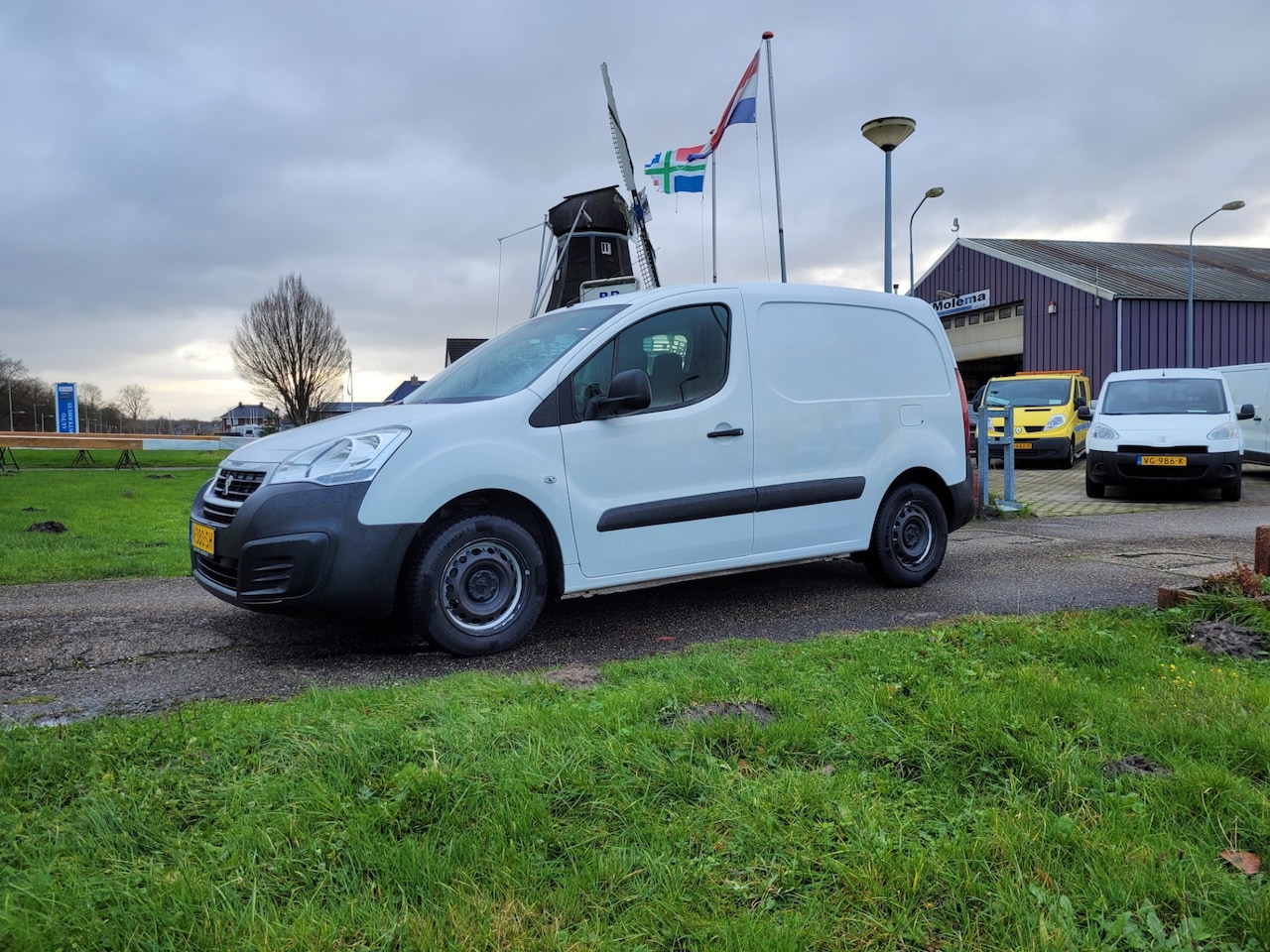 Peugeot Partner - 120 1.6 BlueHDi 75 L1 3 persoons - AutoWereld.nl