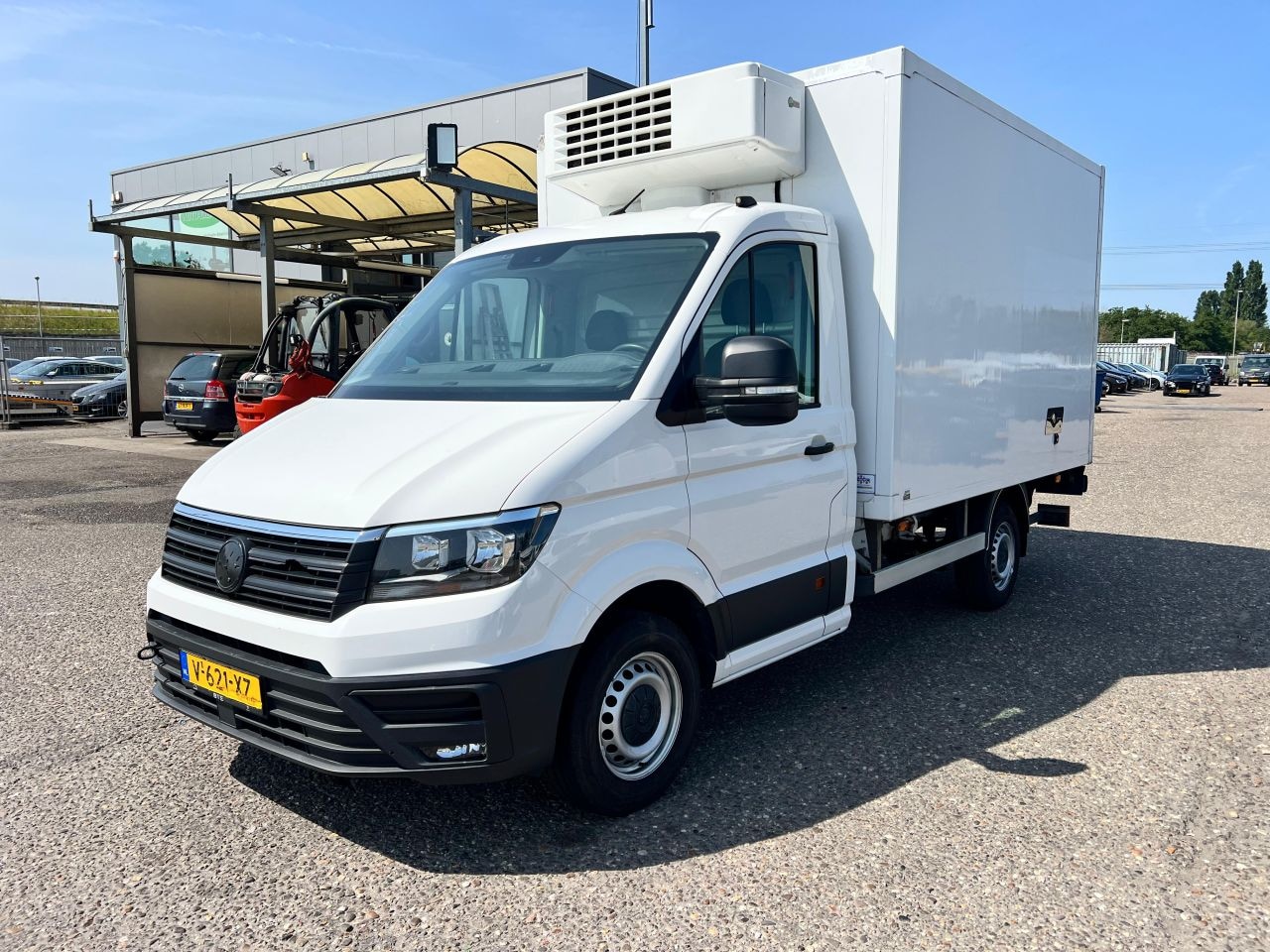 Volkswagen Crafter - 35 2.0 TDI L3 Koelwagen Motorschade - AutoWereld.nl