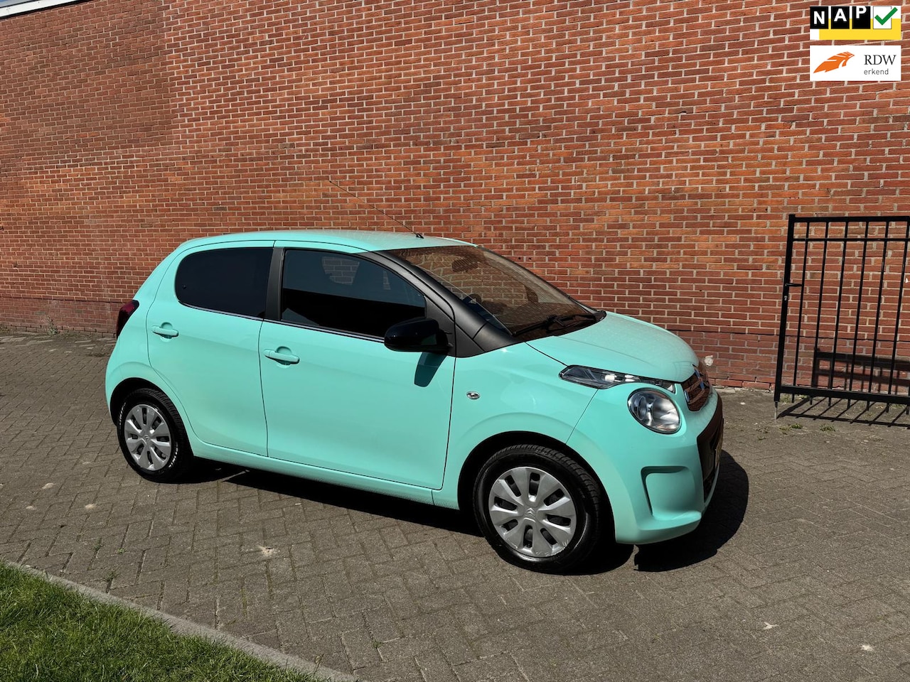 Citroën C1 - 1.0 VTi Feel Airco Cruise Multimedia - AutoWereld.nl