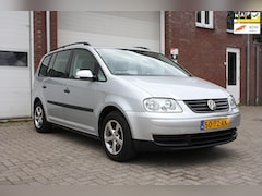 Volkswagen Touran - 1.6-16V FSI Turijn | AIRCO |NAP| Trekhaak | Elektrische ramen | LM Velgen
