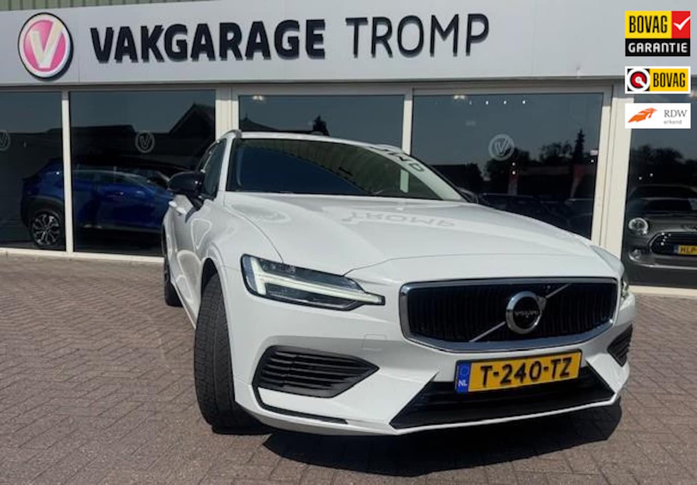 Volvo V60 - 2.0 T6 Recharge AWD Business Pro 2.0 T6 Recharge AWD Business Pro - AutoWereld.nl