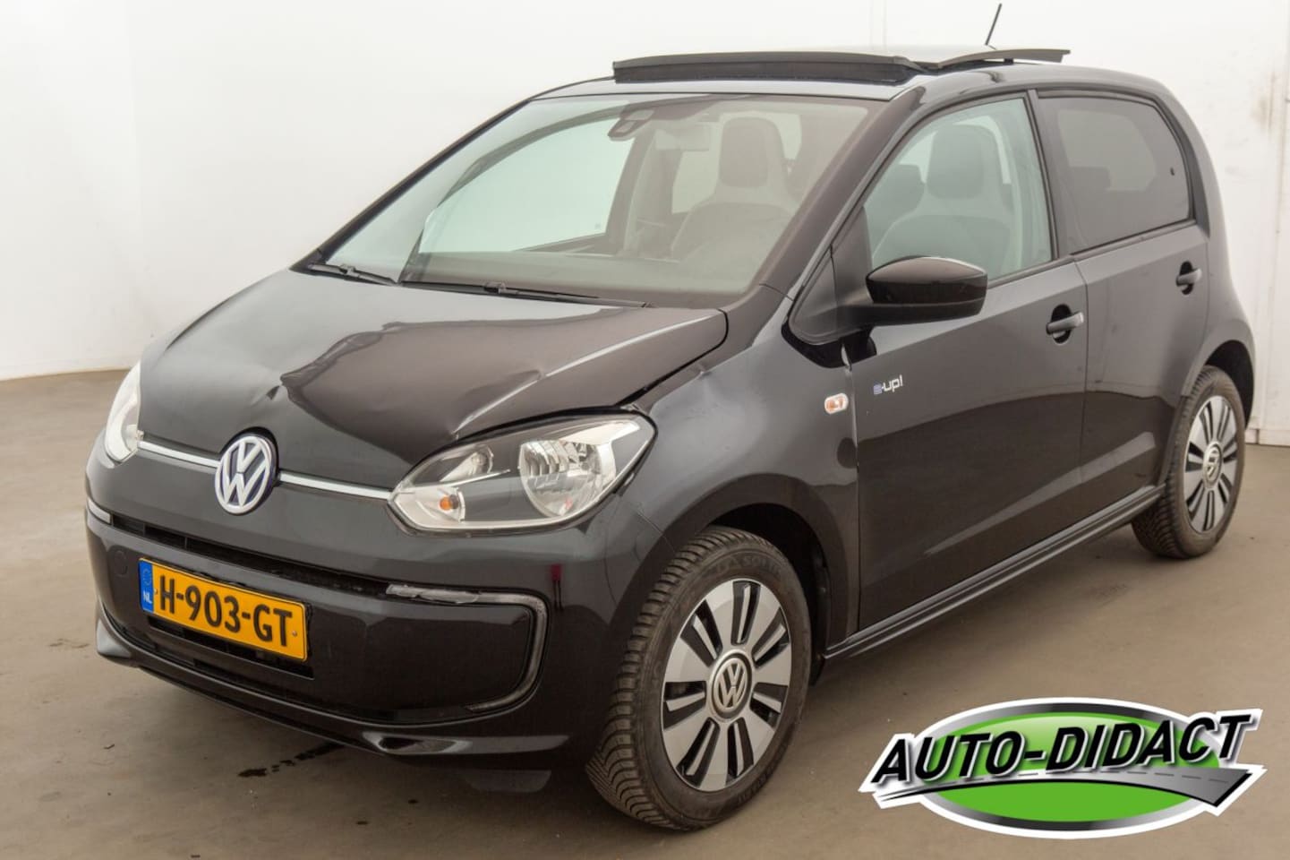 Volkswagen e-Up! - 94.896 km Automaat Pano - AutoWereld.nl