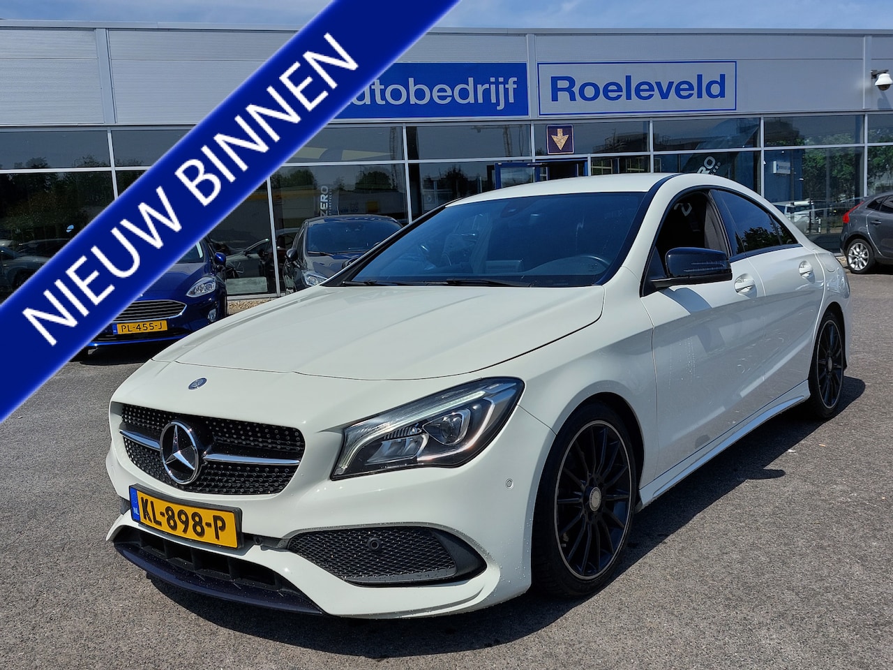 Mercedes-Benz CLA-Klasse - 180 122pk Automaat AMG Night Edition Plus | Origineel NL | Navi | Airco | Cruise | Led Kop - AutoWereld.nl