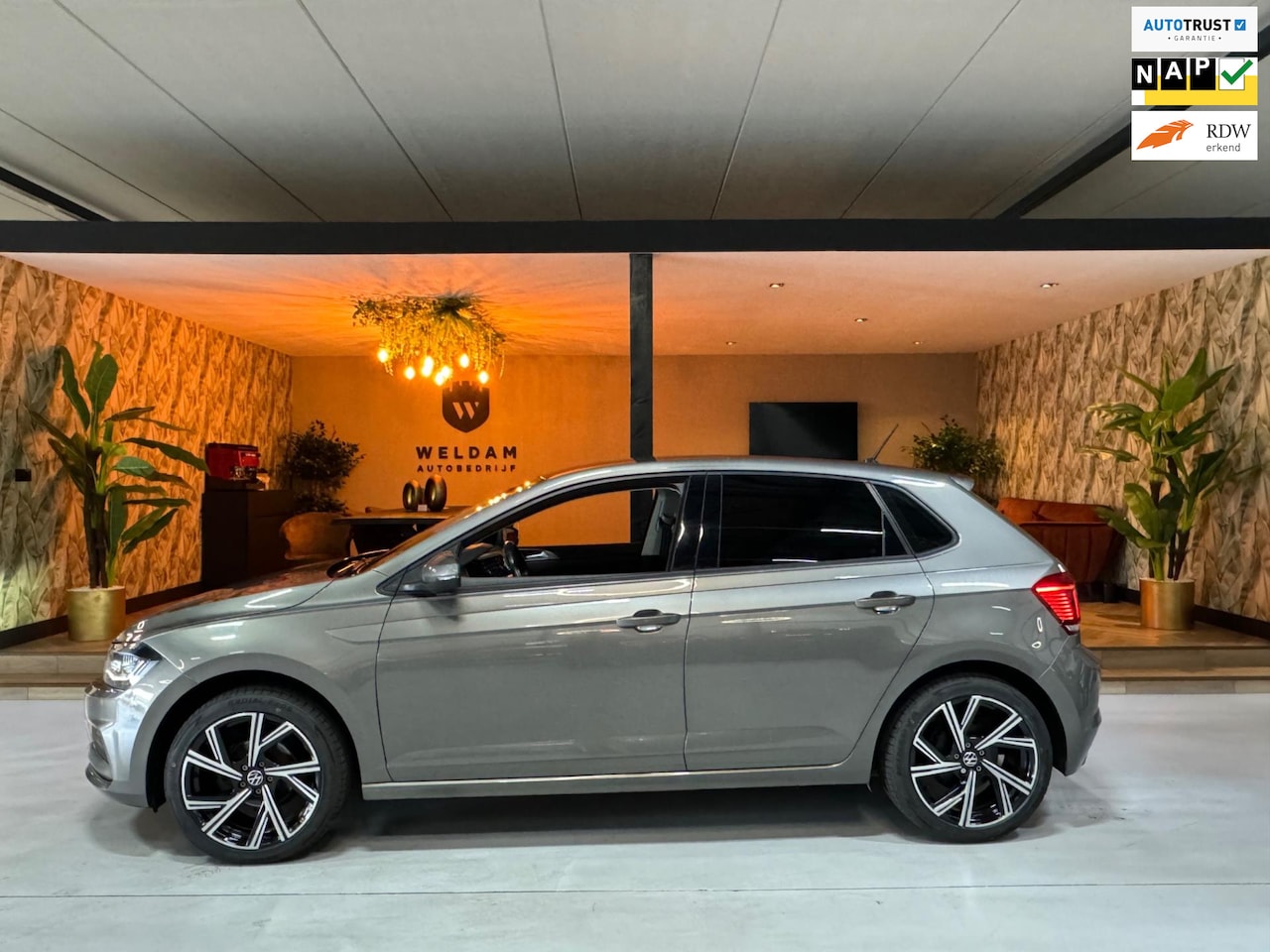 Volkswagen Polo - 1.0 TSI Comfortline Garantie Trekhaak CarPlay StoelVW Led Cruise Navi Airco Rijklaar - AutoWereld.nl