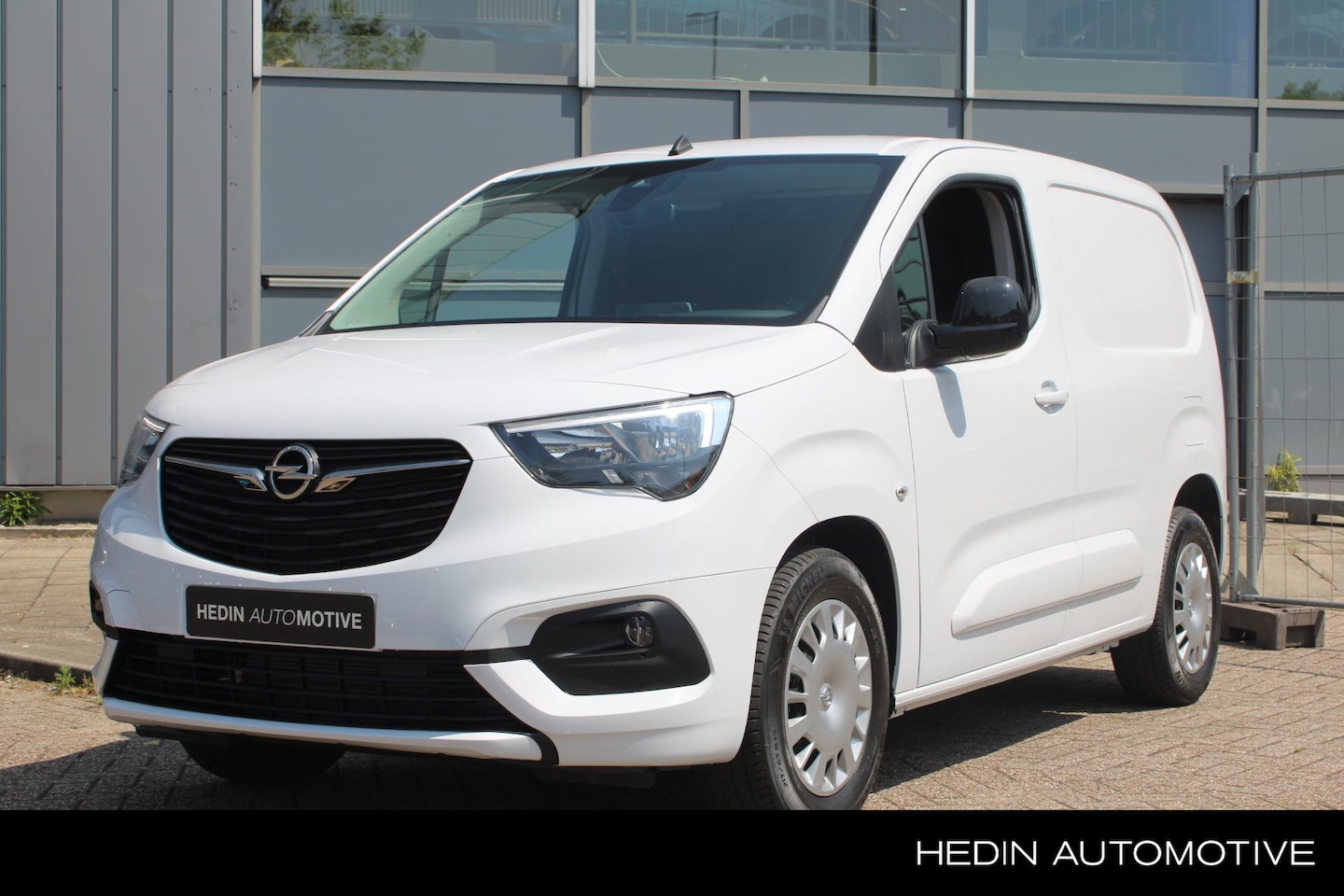 Opel Combo Electric - 136 L1 50kWh | Pakket Look | Safety Connect Pakket | Houtenvloer + houten zijwanden | Voor - AutoWereld.nl