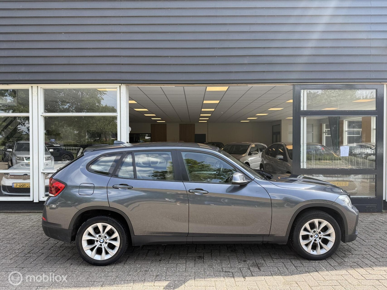 BMW X1 - sDrive20i Business - AutoWereld.nl