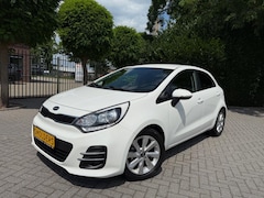 Kia Rio - 1.2 (4 cil.), Clima, Cruise Control, Navigatie, Achteruitrijcamera, Parkeersensoren, LM-ve
