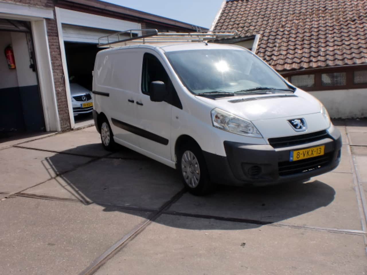 Peugeot Expert - 2.0 HDI F BJ2011 5DRS GEEN APK AIRCO NAP - AutoWereld.nl