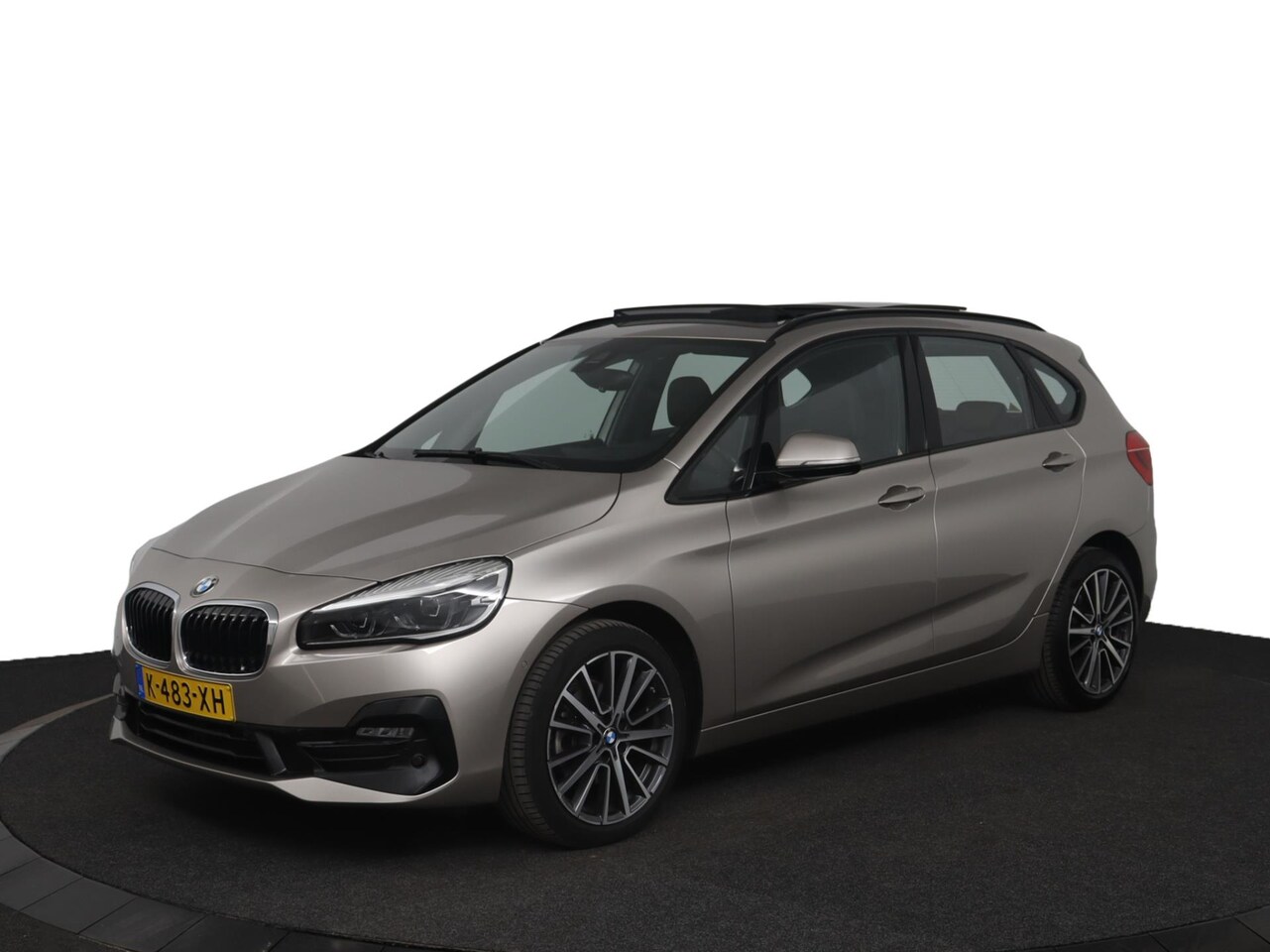 BMW 2-serie Active Tourer - 218i High Executive |NAP |1e eigenaar | Automaat | Pano | HUD | Stoelverwarming | Camera - AutoWereld.nl