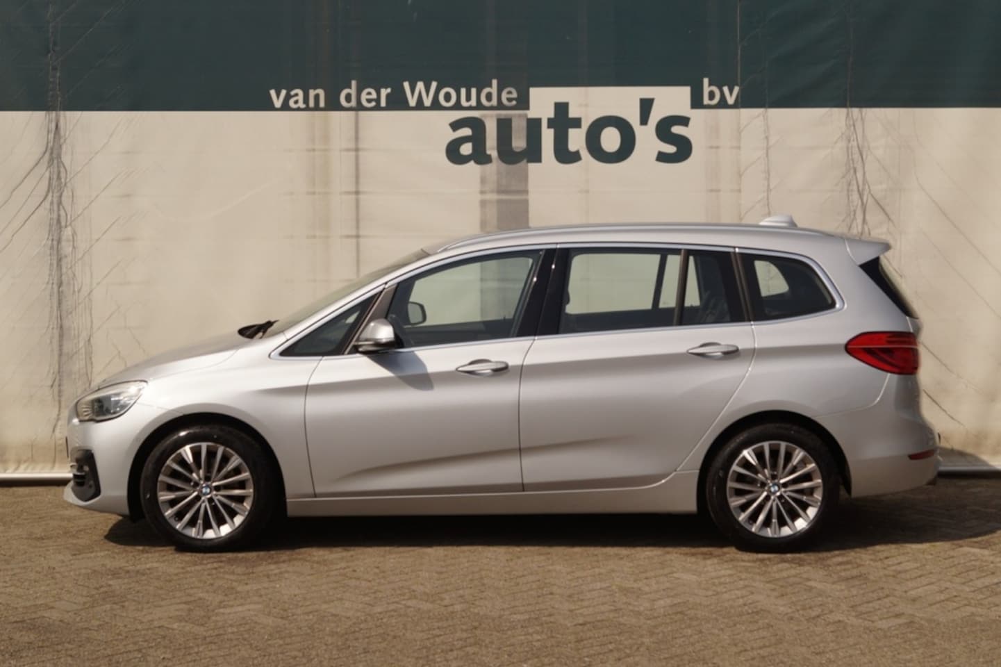BMW 2-serie Gran Tourer - 218i Automaat High Executive Edition 5persoons -LEER- - AutoWereld.nl
