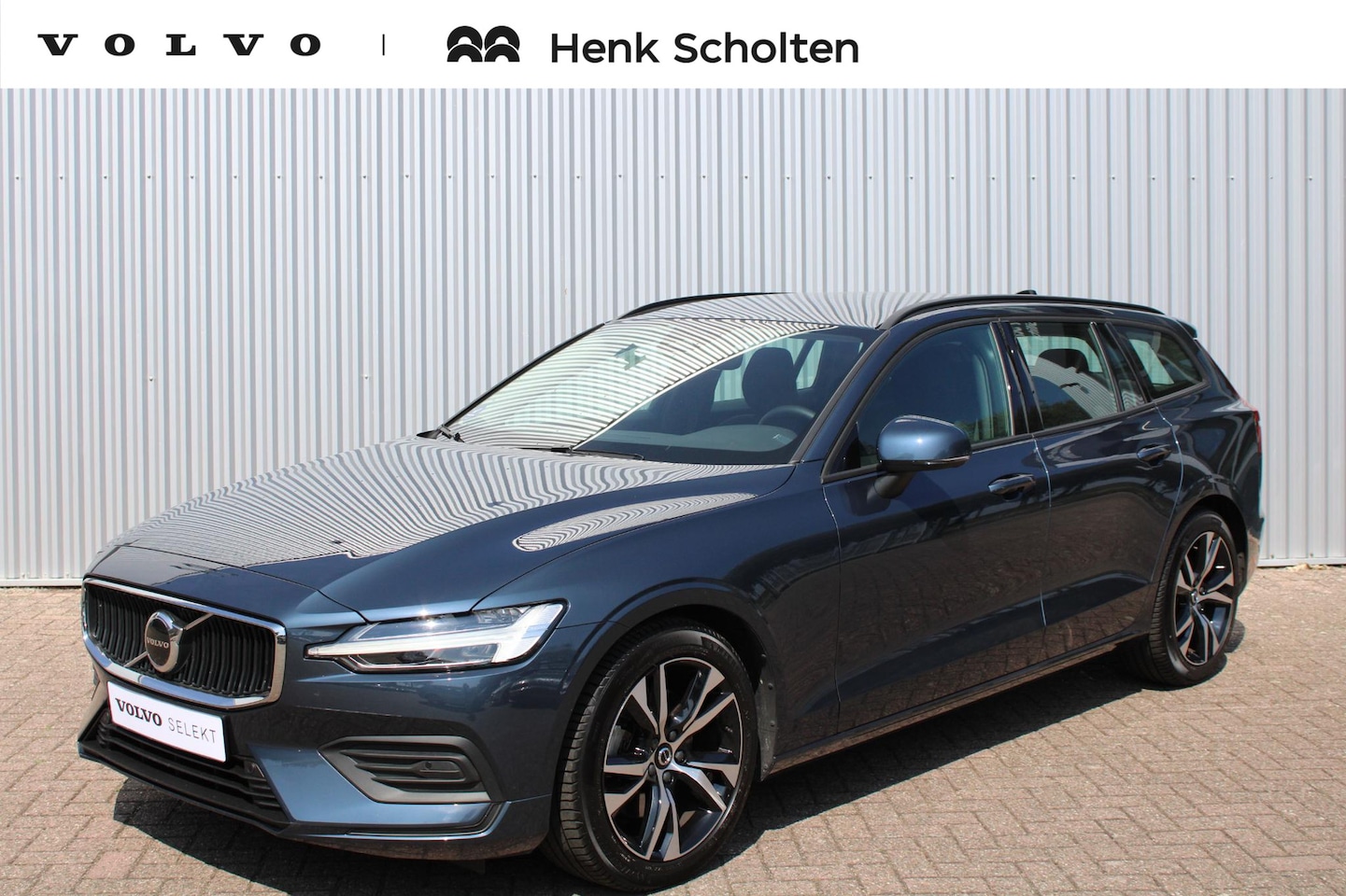 Volvo V60 - B3 Automaat Essential | Verwarmbare Voorstoelen | Adaptieve Cruise Control | Trekhaak | Do - AutoWereld.nl