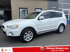 Mitsubishi Outlander - 2.0 Instyle PANO-TREKHAAK-NAVI-STOELVERWARMING