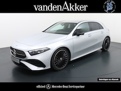 Mercedes-Benz A-klasse - A180 AMG // Multibeam LED // Sfeerverlichting // Adaptief Onderstel // 19" Velgen // Night