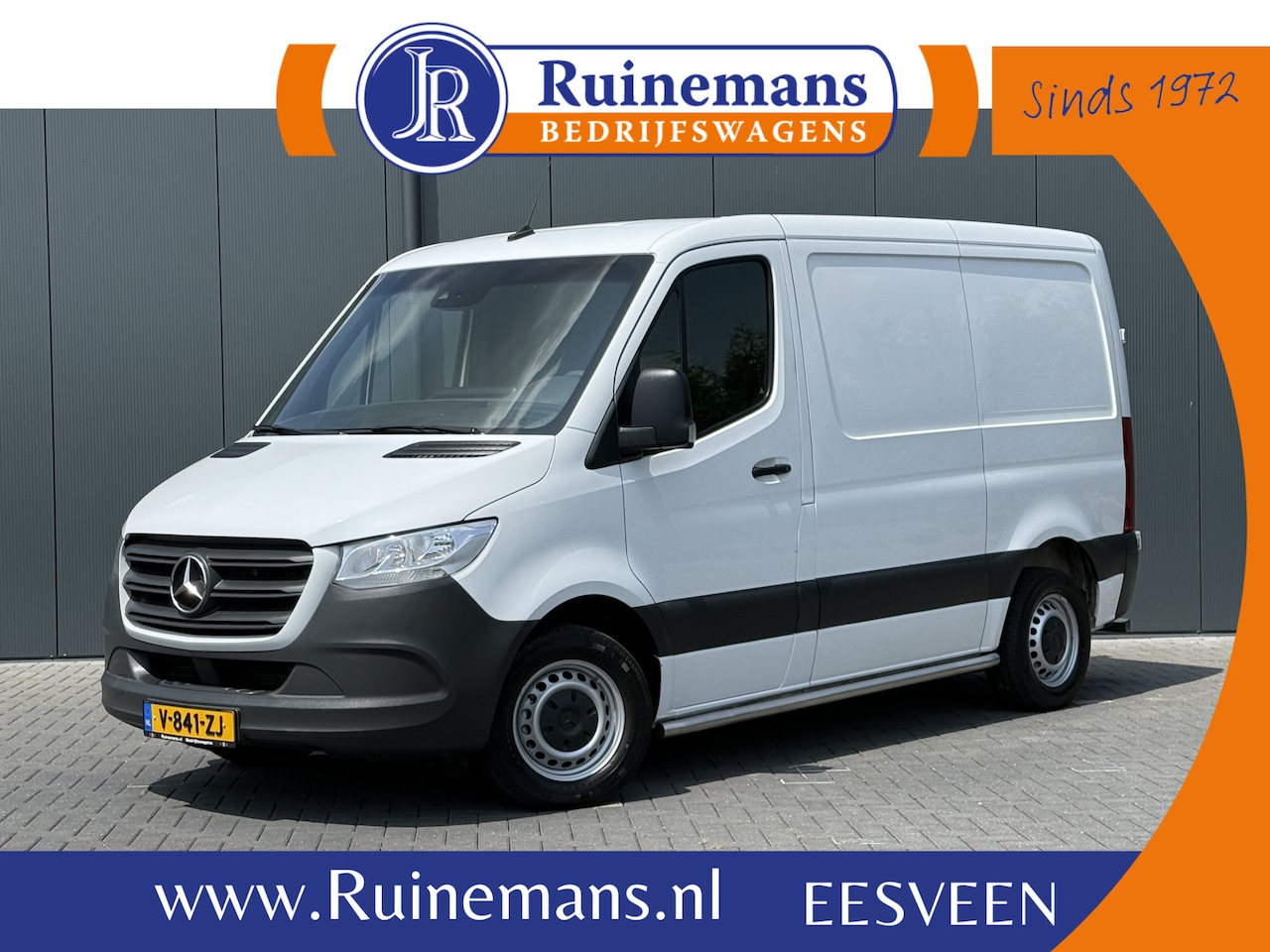 Mercedes-Benz Sprinter - 211 CDI / AUTOMAAT / L1H1 / TREKHAAK / INRICHTING / CAMERA / AIRCO / 1e EIG. - AutoWereld.nl