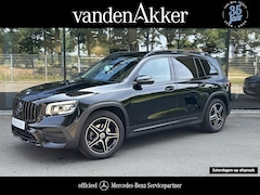 Mercedes-Benz GLB - 200 AMG // Panoramadak // Sfeerverlichting // Carplay // Nightpakket // Camera // LED
