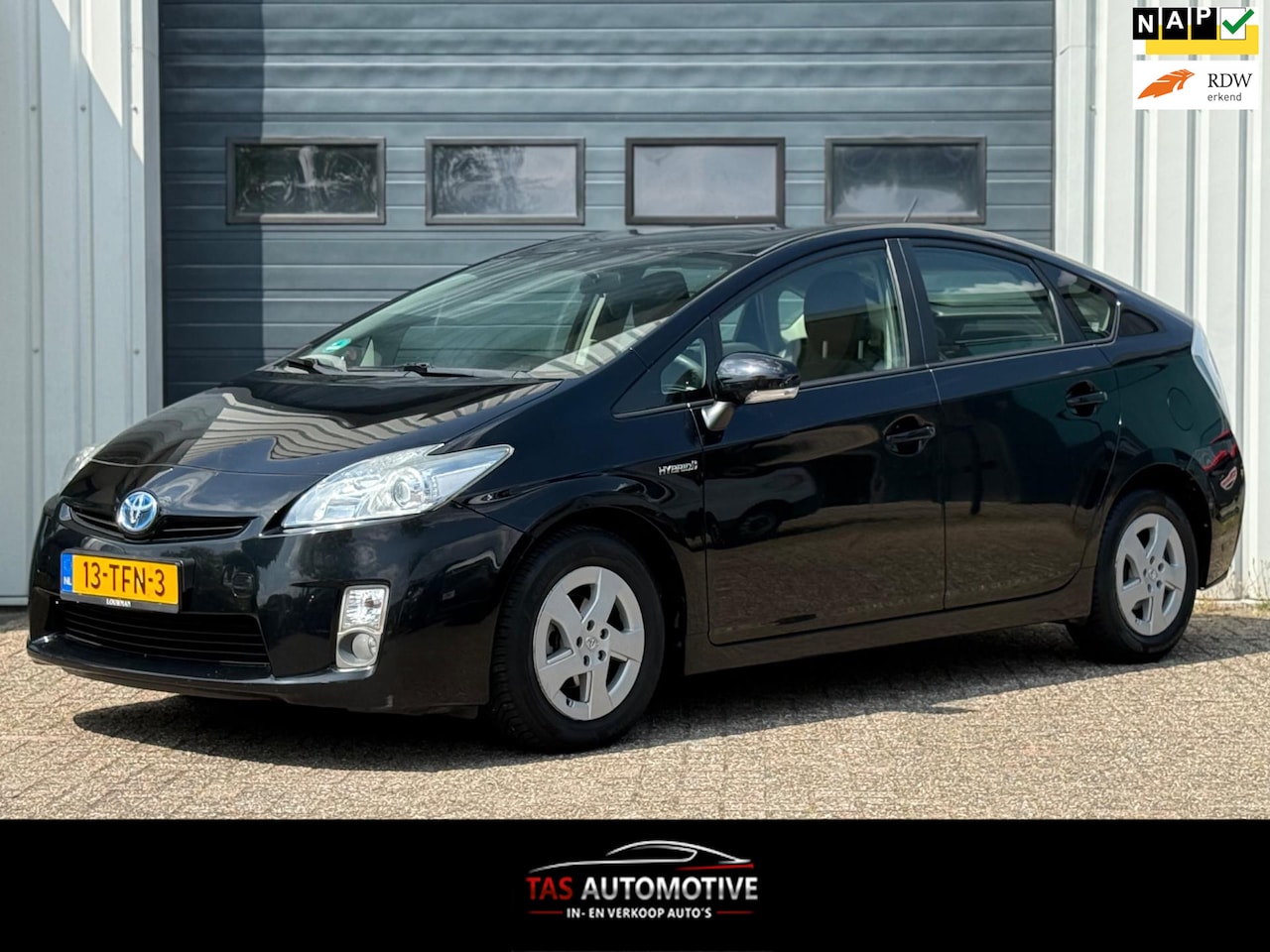 Toyota Prius - 1.8 Comfort NAVI / CLIMA / CRUISE / HUD - AutoWereld.nl