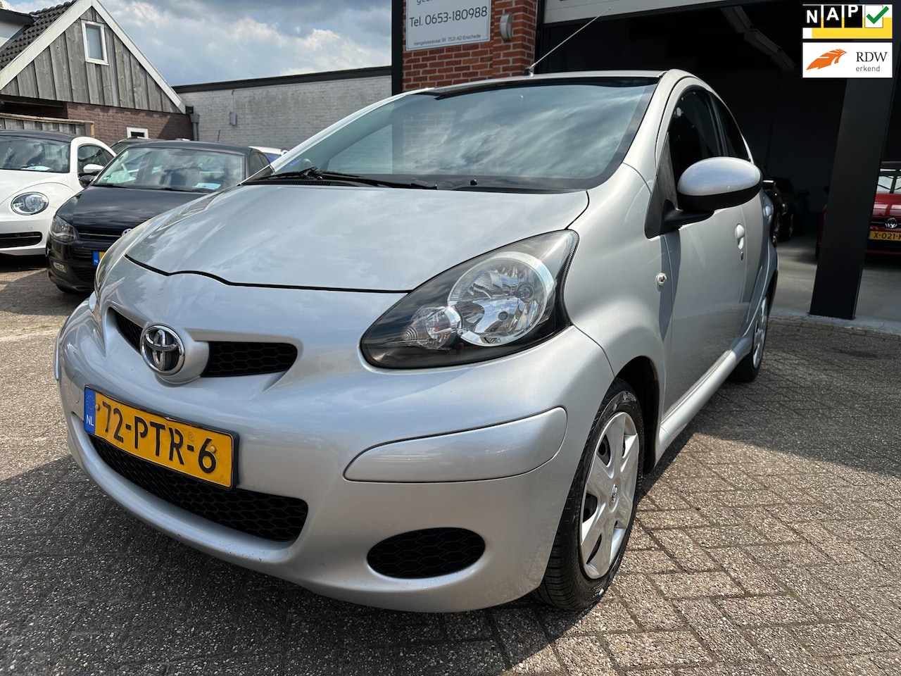 Toyota Aygo - 1.0-12V Comfort Navigator AUTOMAAT-AIRCO-PDC-CENTRAAL - AutoWereld.nl