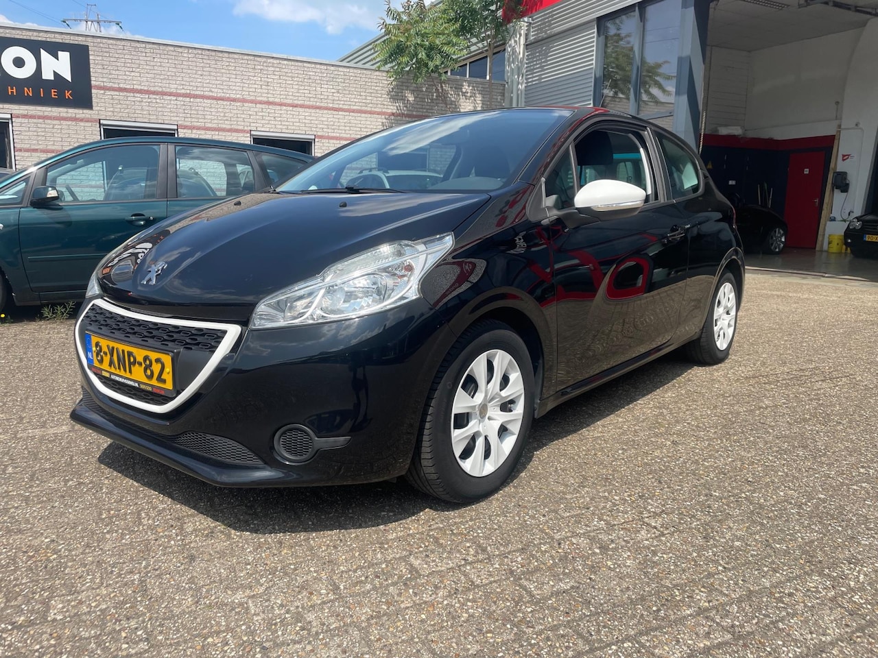 Peugeot 208 - 1.0 VTi LIKE ZEER NETTE AUTO - AutoWereld.nl
