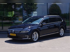 Volkswagen Passat Variant - 1.4 TSI GTE 218 PK Highline PHEV, Panoramadak, Elek. Trekhaak, Adap. LED, Leder, Head-Up,