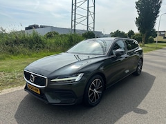 Volvo V60 - 2.0 B3 Momentum Advantage Trekhaak Camera BTW