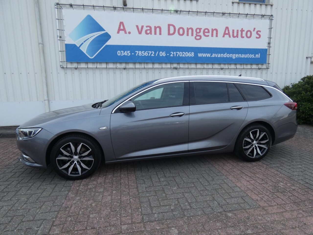 Opel Insignia - 1.5 T BUSINESS Automaat,Clima,Camera,Navi,Trhaak - AutoWereld.nl