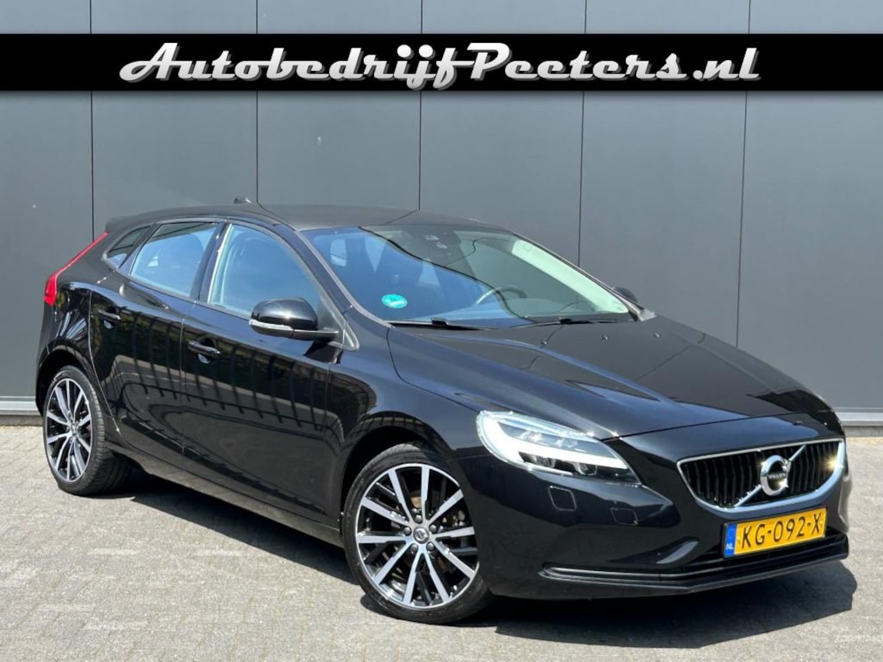 Volvo V40 - 2.0 T3 Nordic+ LED Navigatie Cruise PDC NL-auto - AutoWereld.nl