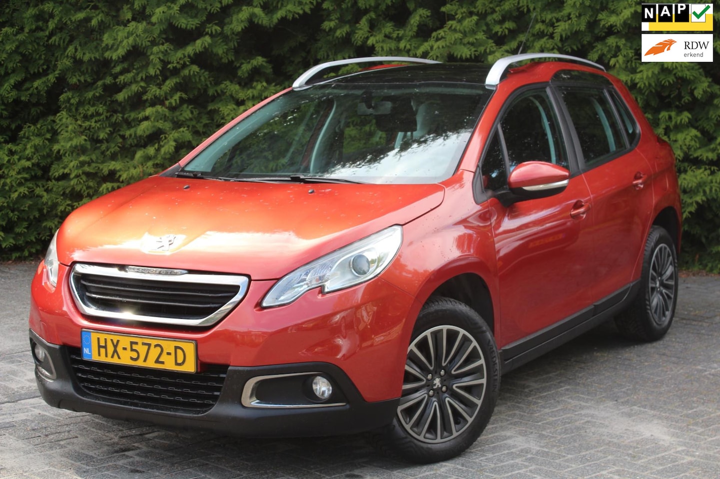 Peugeot 2008 - 1.2 PureTech Active 82PK | Panoramadak | Navigatie | Trekhaak | Airco - AutoWereld.nl