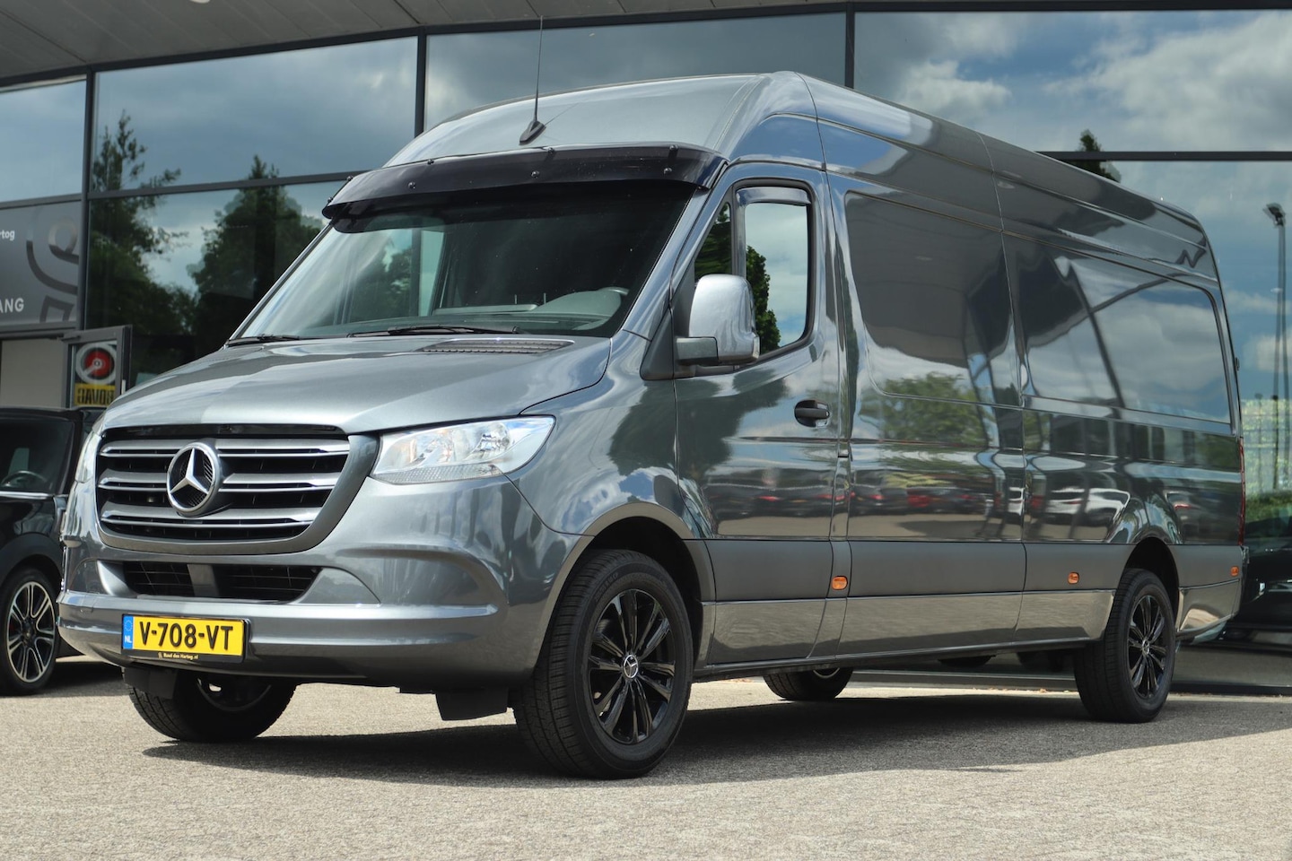 Mercedes-Benz Sprinter - 319 3.0 CDI V6 AUT. L3H2 - 3500 KG TREKHAAK | MBUX BREEDBEELD | 18 INCH LMV | CAMERA - AutoWereld.nl