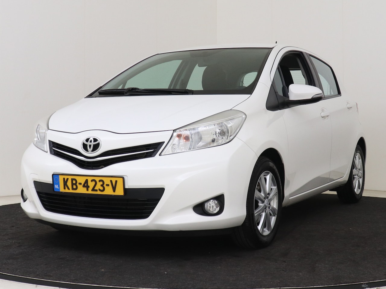 Toyota Yaris - 1.3 VVT-i Comfort I Airco I Centrale vergrendeling met afstandsbediening I Elektrische ram - AutoWereld.nl