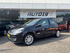 Renault Clio - 2.0-16V Initiale