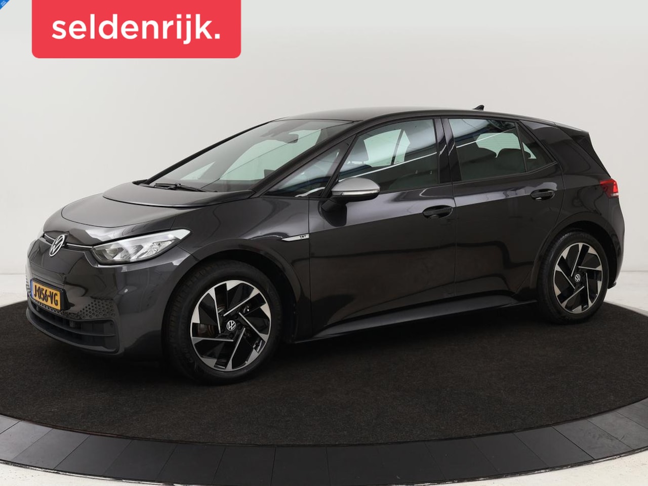Volkswagen ID.3 - First 58 kWh | Stoelverwarming | Camera | Adaptive cruise | Carplay | Navigatie | PDC | Cl - AutoWereld.nl