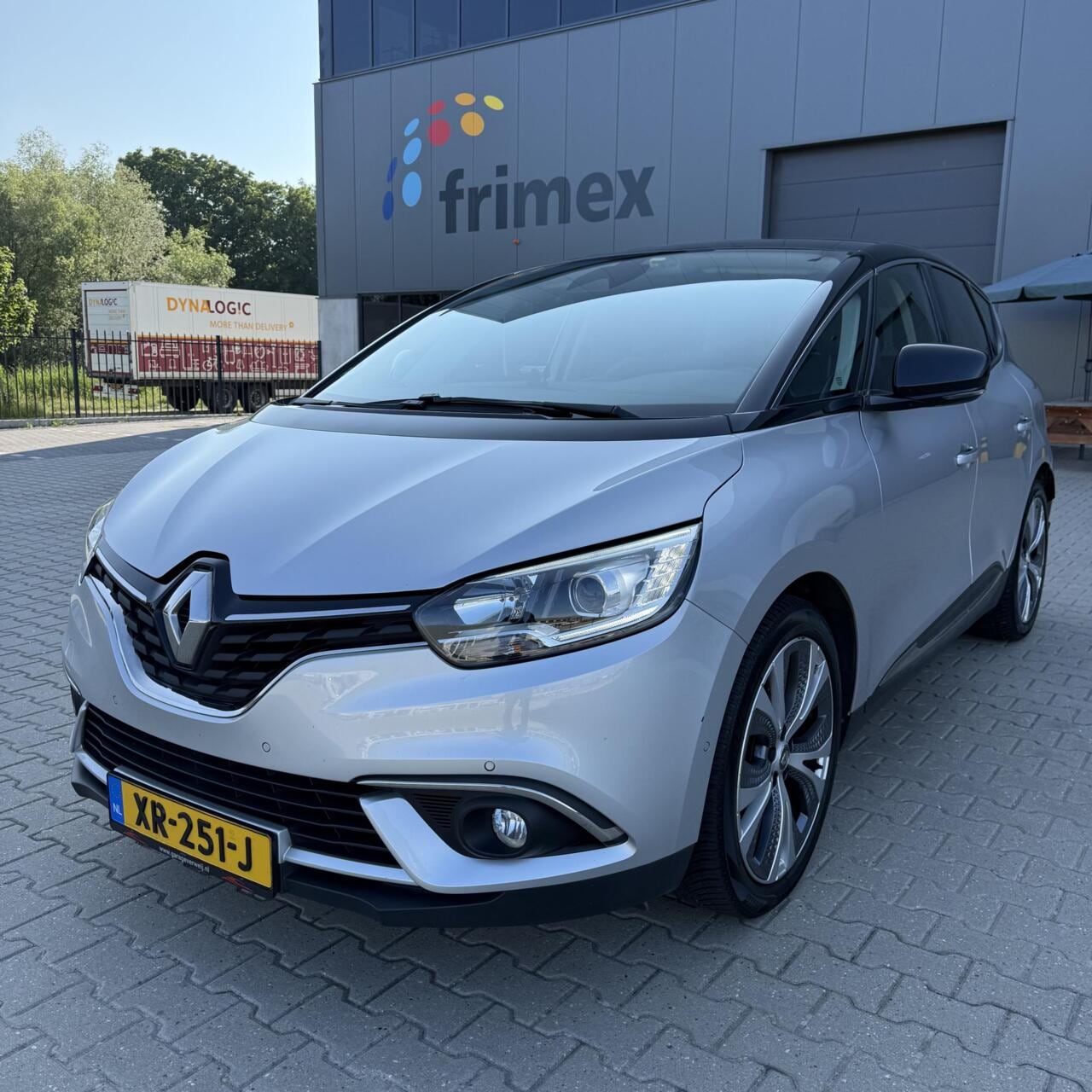 Renault Scénic - 1.2 TCe Intens | Camera | Navi | Trekhaak ! - AutoWereld.nl